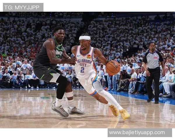 爱德华兹巧妙借掩护接球三分投篮成功实现反超局面